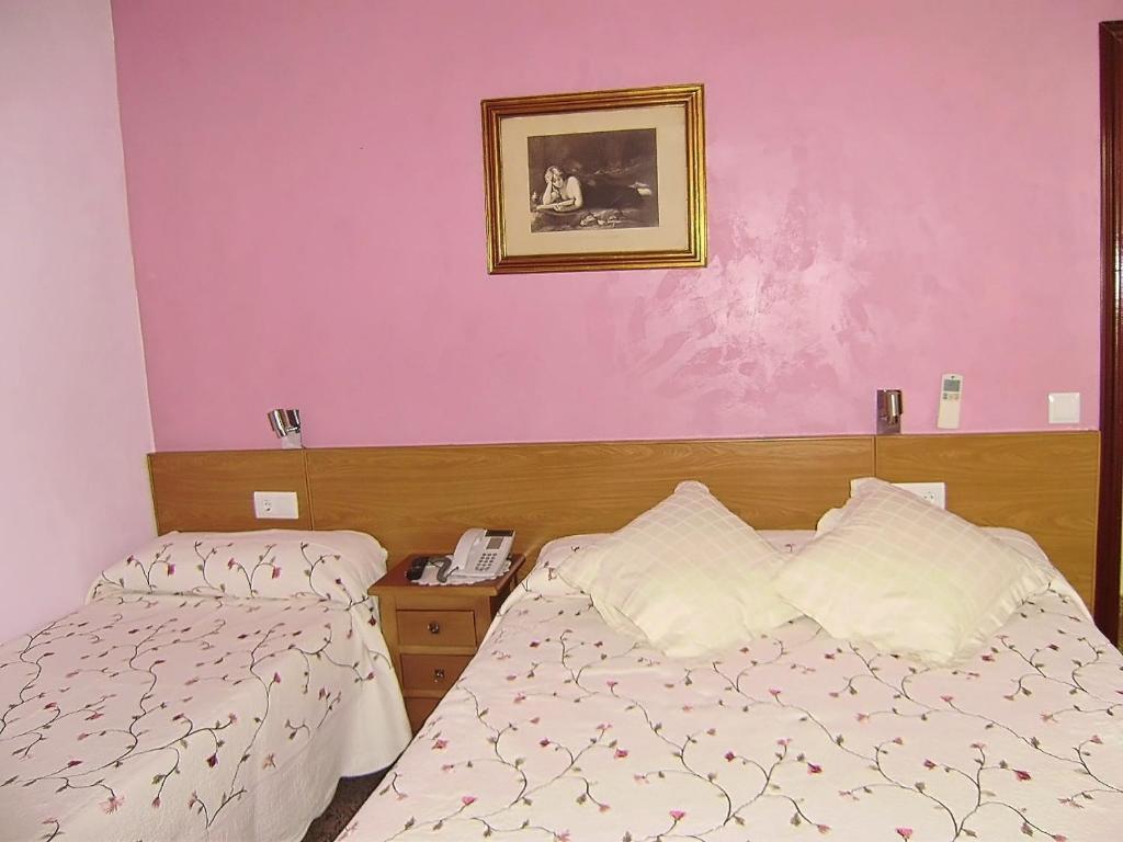 Hostal Miguel Angel マドリード エクステリア 写真