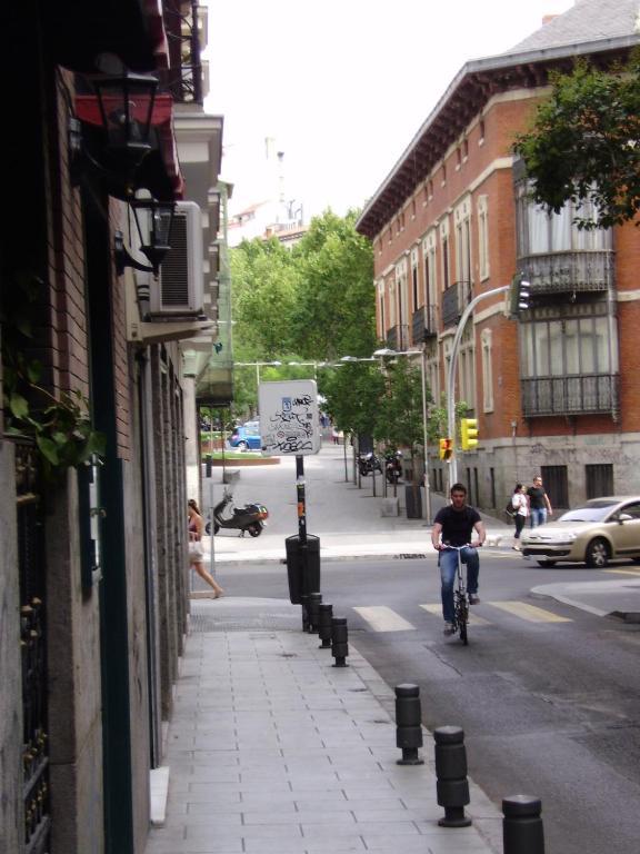 Hostal Miguel Angel マドリード エクステリア 写真